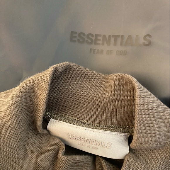 Fear of God essentials Crewneck - Picture 5 of 5